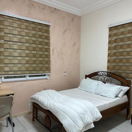 Residences Primis Thies - Appartements Et Chambres Bagian luar foto