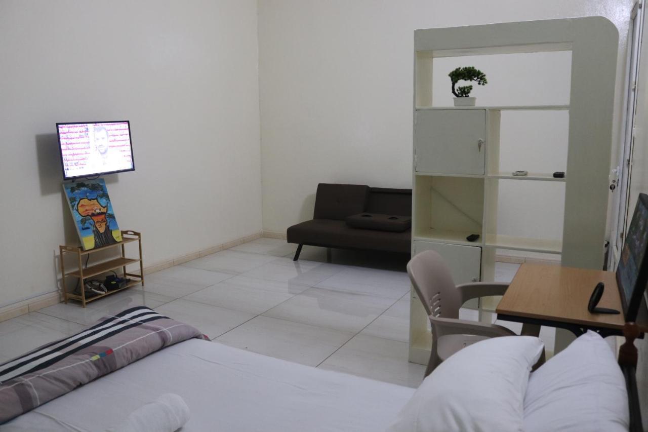 Residences Primis Thies - Appartements Et Chambres Bagian luar foto