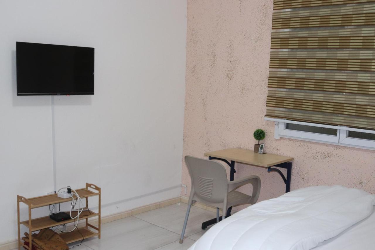 Residences Primis Thies - Appartements Et Chambres Bagian luar foto