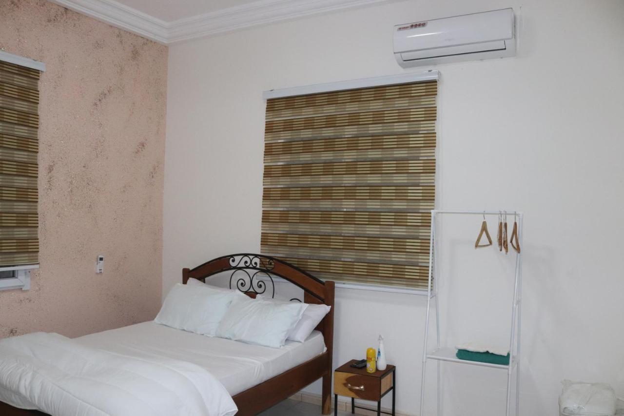 Residences Primis Thies - Appartements Et Chambres Bagian luar foto