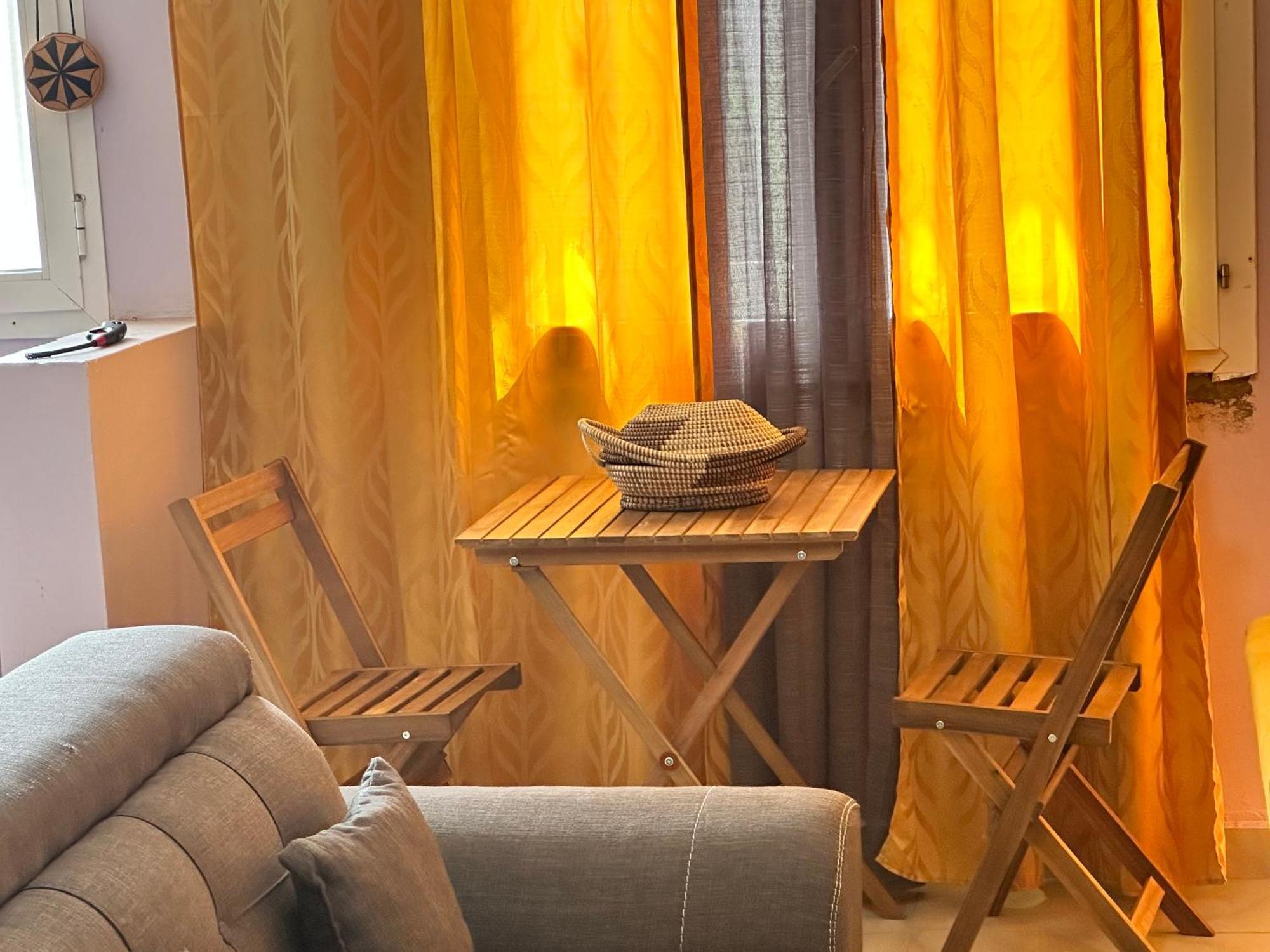 Residences Primis Thies - Appartements Et Chambres Bagian luar foto