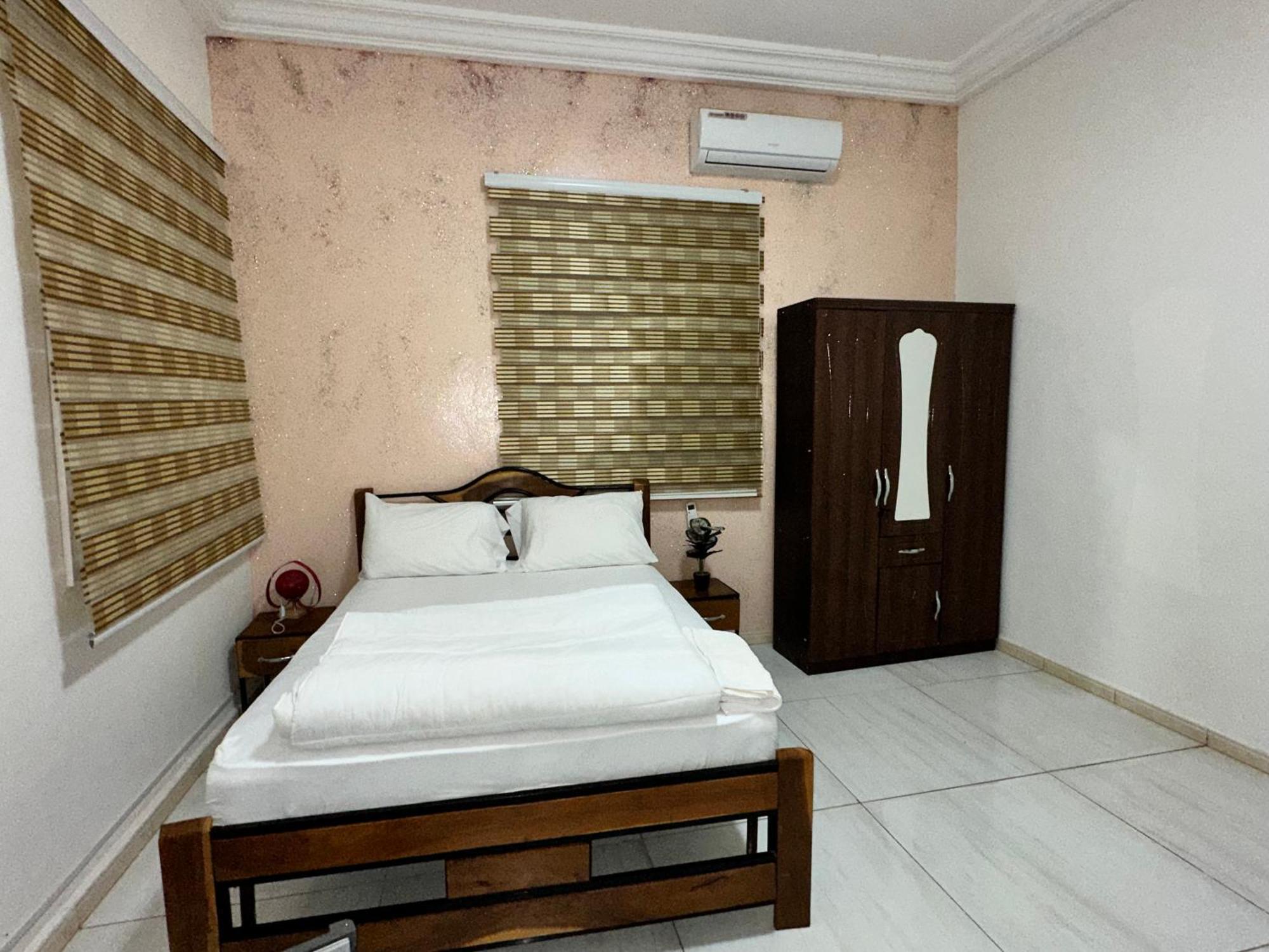 Residences Primis Thies - Appartements Et Chambres Bagian luar foto
