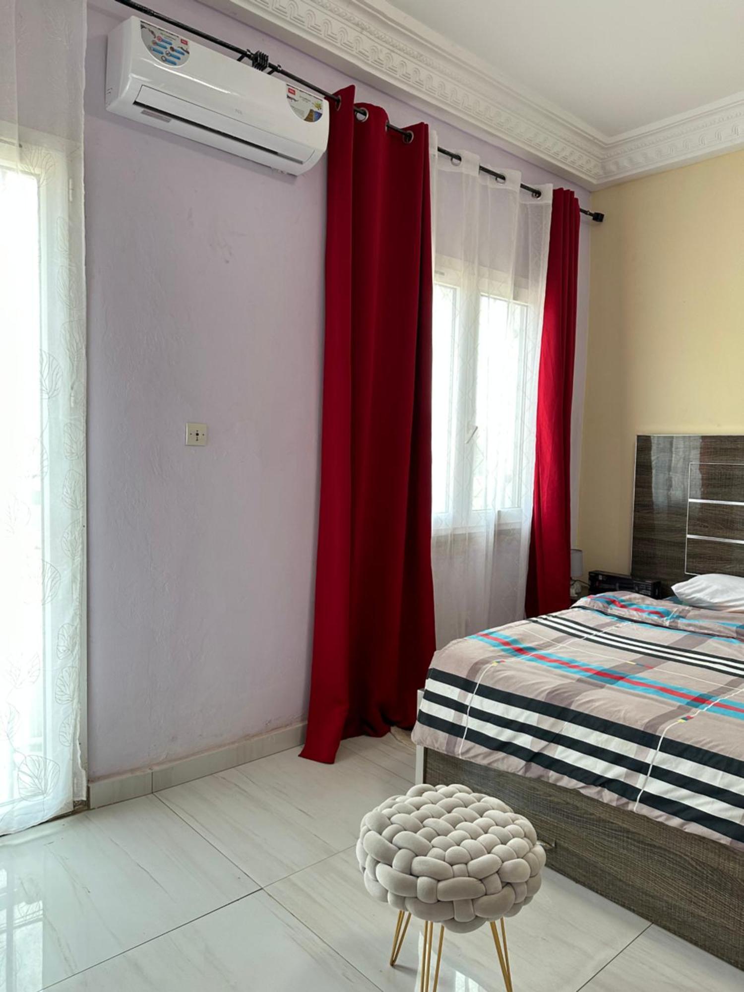 Residences Primis Thies - Appartements Et Chambres Bagian luar foto