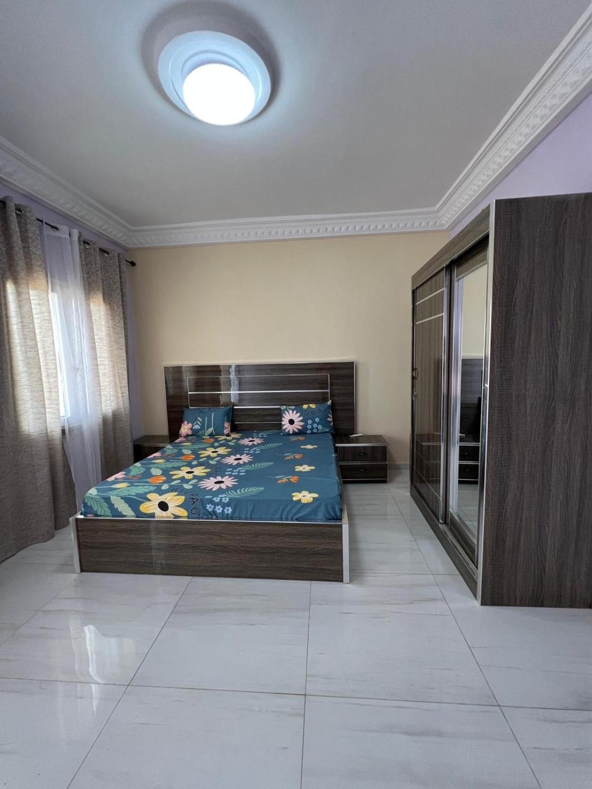 Residences Primis Thies - Appartements Et Chambres Bagian luar foto