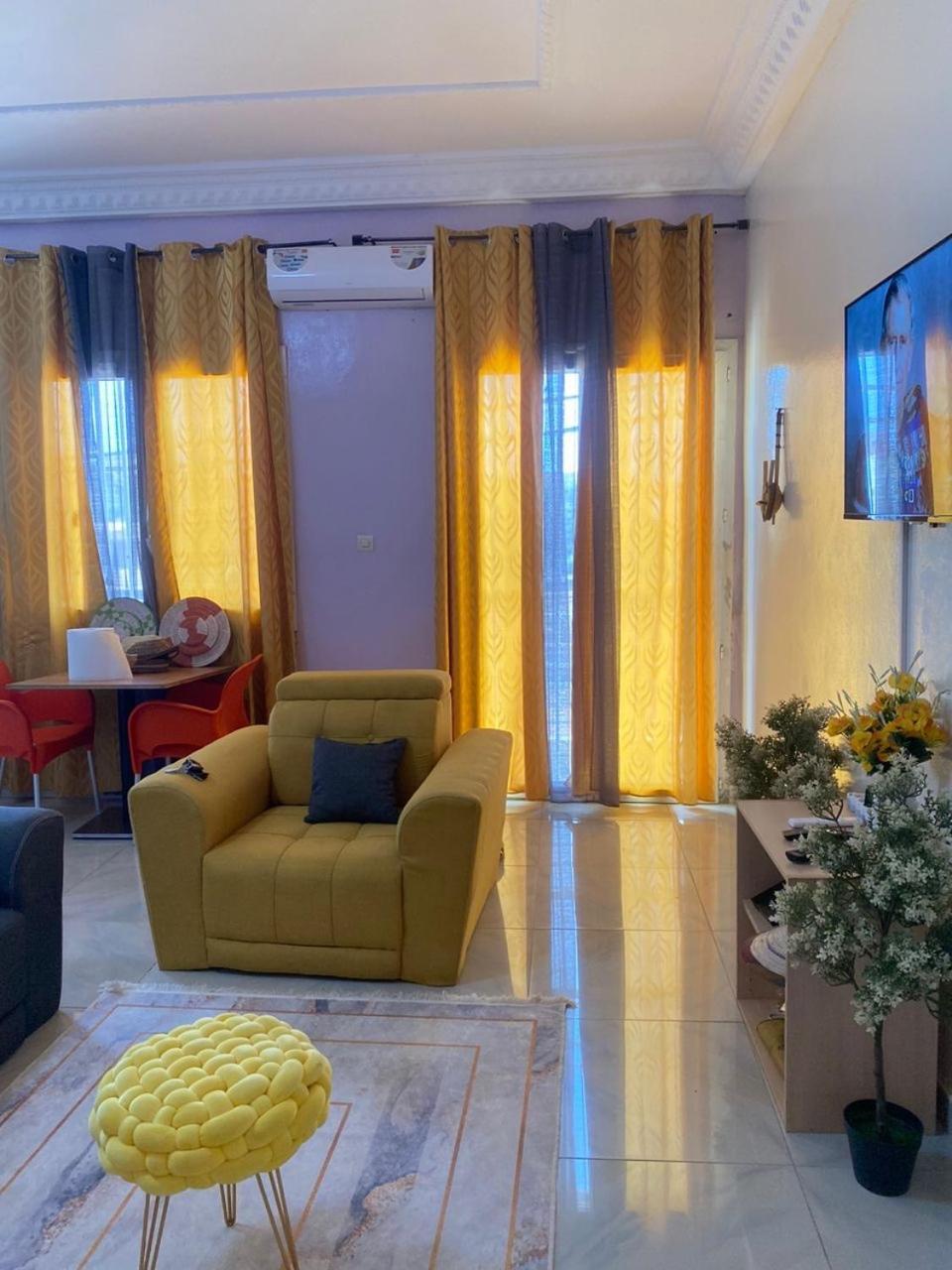 Residences Primis Thies - Appartements Et Chambres Bagian luar foto